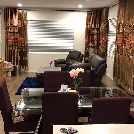 Brand new bedroom in Karaka  Auckland Bagian luar foto